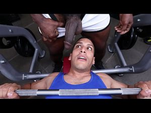 GAYWIRE – Aaron Trainer & Leo Silva Bumping Uglis In The Gym