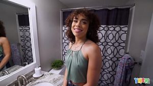 YNGR – Willow Ryder Went To A Home Party To Be Fucked Hard